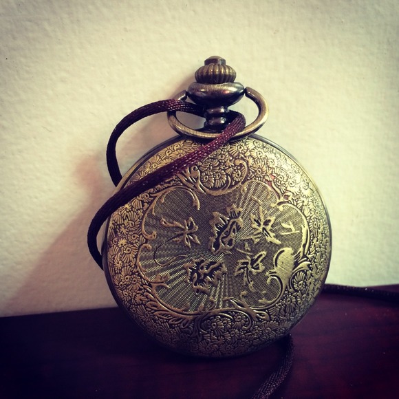Vintage Decorated Clock - Picture 2 of 3