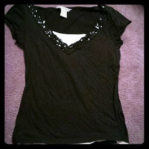 Black tshirt with sequined neckline