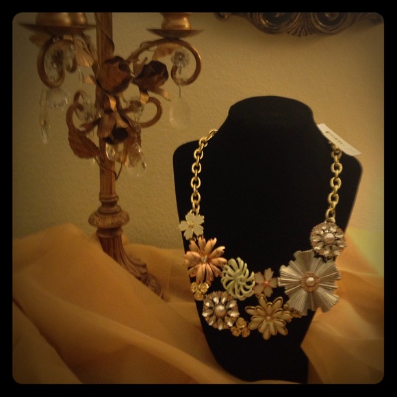 ❤️SOLD❤️ Jessica Simpson necklace - Picture 1 of 3