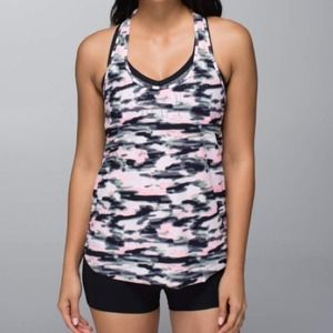 Luluemon water bound singlet