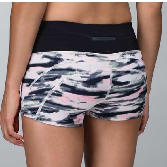Reversible Luluemon water bound short