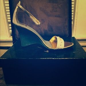 Baby Phat Nail Head Wedge