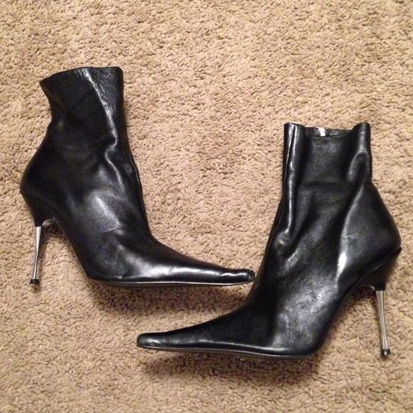 Aldo soft leather ankle boots with stiletto heel!
