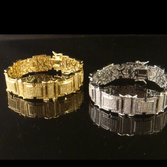 New multivaristion bracelet for men's