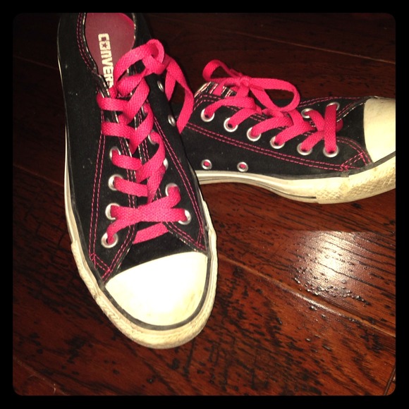 Black and pink converse