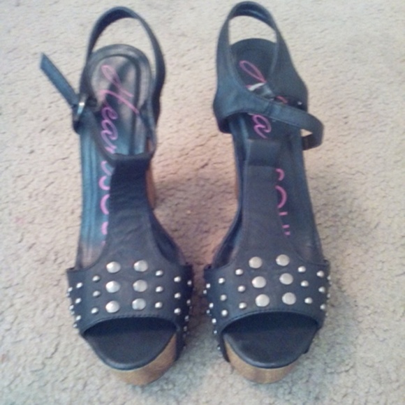 Thick Wooden & Black High Hills