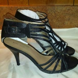 Nine West black leather sandals
