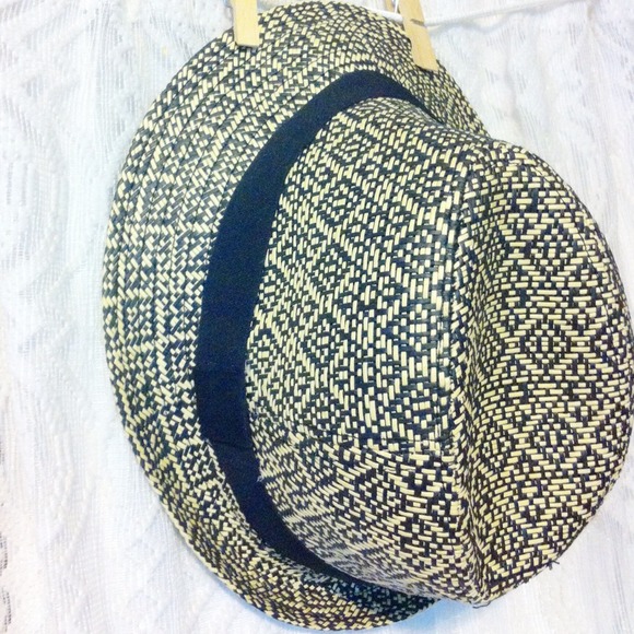 Neutral Patterned Fedora - Picture 2 of 2