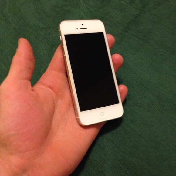 iPhone 5 16gb (PENDING TRADE)
