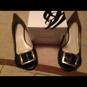 Nine West peep toe shoes