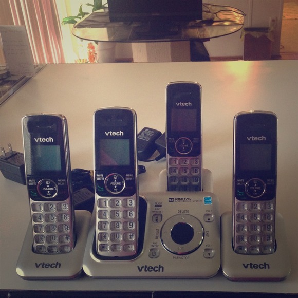 V-tech house phones(digital answering system) - Picture 1 of 4