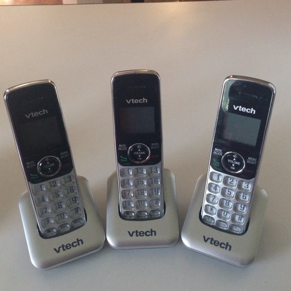 V-tech house phones(digital answering system) - Picture 3 of 4