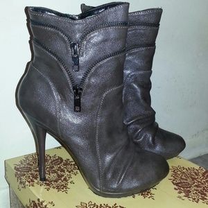 zipper detail booties