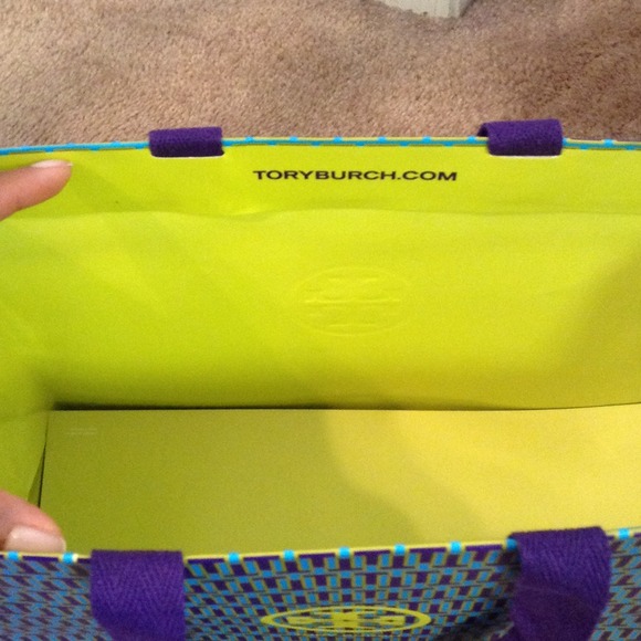 SOLD!! 1 large authentic Tory Burch shopper - Picture 2 of 4