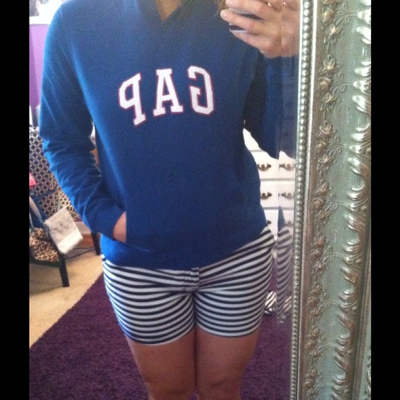 Blue GAP Sweatshirt