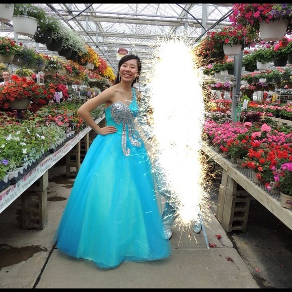 Super quality! Gorgeous prom dress for sale!!