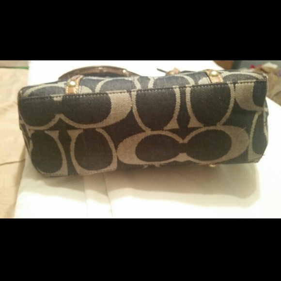 Coach denim bag used and excellent condition