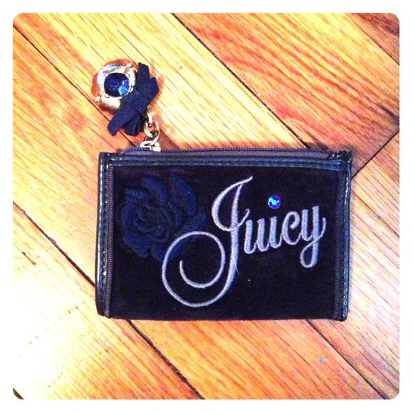 Juicy couture change purse