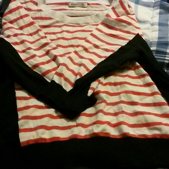 Plus size. Black, white and read top