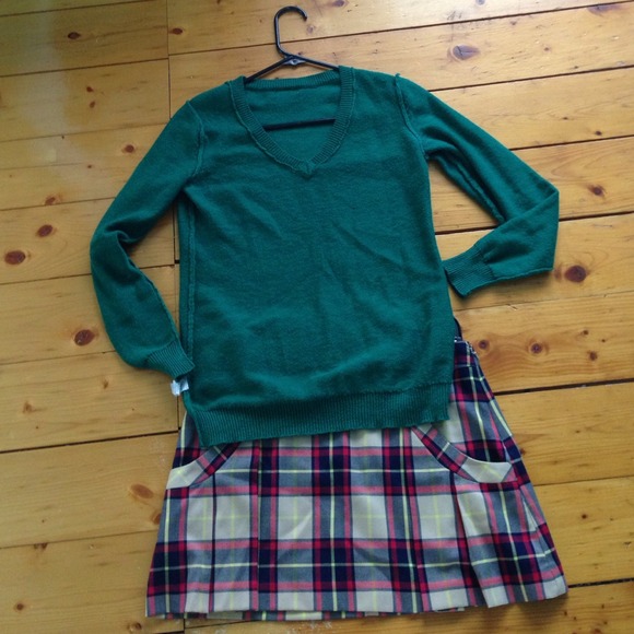 Size 7 plaid skirt never worn - Picture 2 of 4