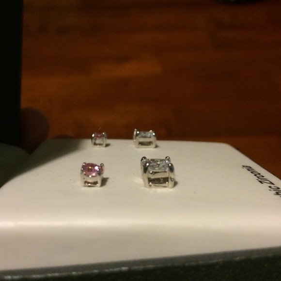 🚨Cubic zirconia earrings - Picture 3 of 4
