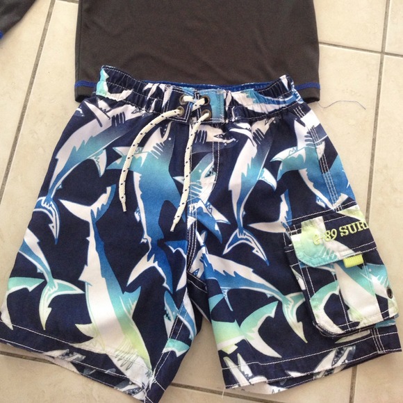 Baby Gap boys swim trunks 3. 3T