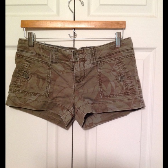 American Eagle Flower Print Camo Shorts