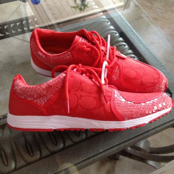 Coach Shoes - 🎉🎉HOST PICK🎉🎉 Coach Signature Sneakers