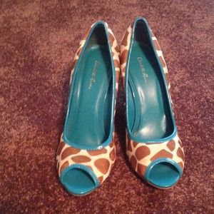 Giraffe print wedge heel