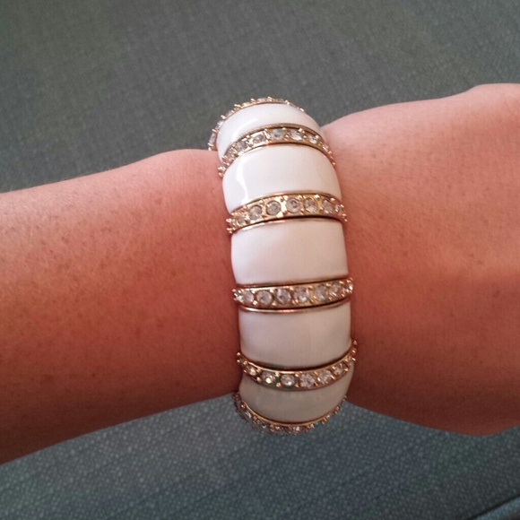 Cache Bangle Braclet - Picture 2 of 2