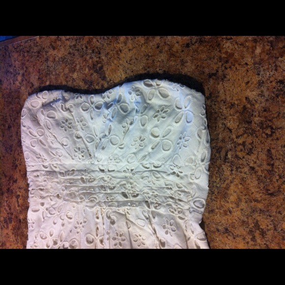 Floral White Dress - Picture 2 of 3