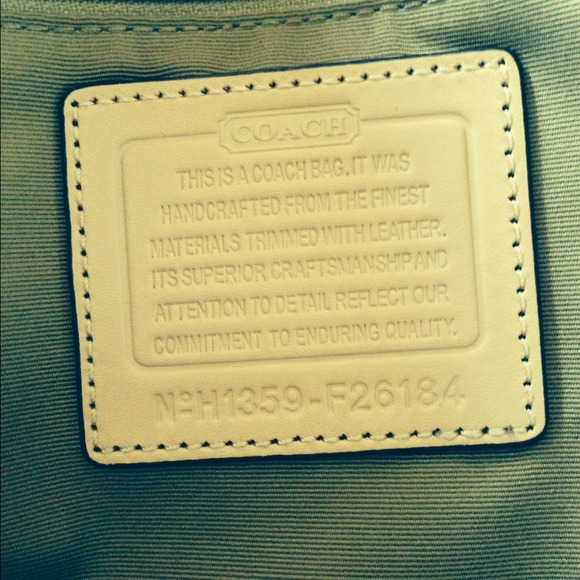 PEYTON SIGNATURE CORA DOMED SATCHEL