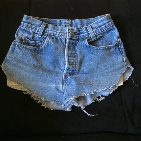high wasted levi shorts