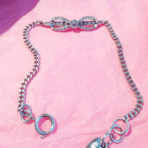 Clearance🔱Juicy Couture Silver Bling Bow Bracelet - Picture 2 of 4