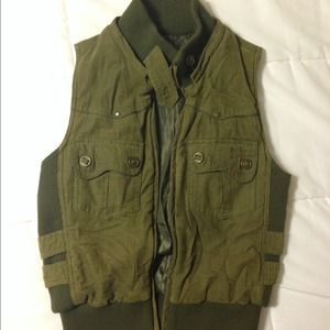 F21 Vest