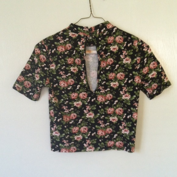 Forever21 Floral Crop Top - Picture 2 of 3