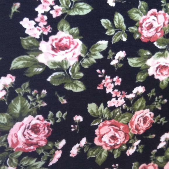 Forever21 Floral Crop Top - Picture 3 of 3