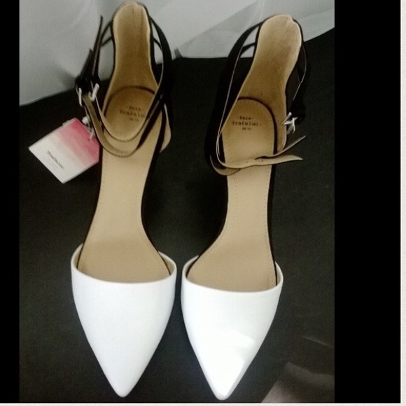 Zara Shoes - Zara White Pointed Toe Heel
