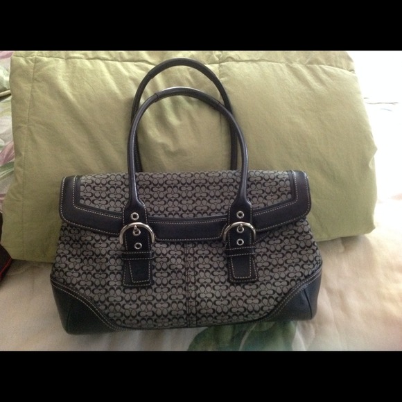🎉HOST PICK 7/18 🎉🎉 coach handbag