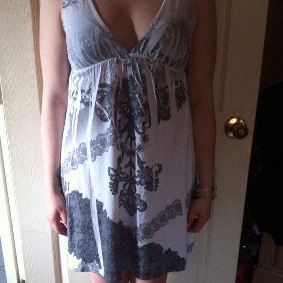 Dress - Picture 2 of 3