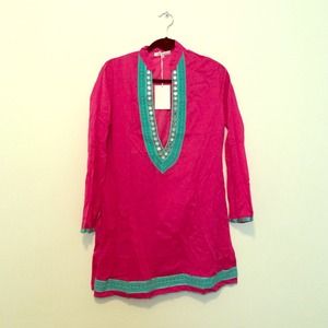NWT tunic cover up with amazing detail!