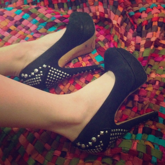 Vince Camuto Bad Girl Heels 💋