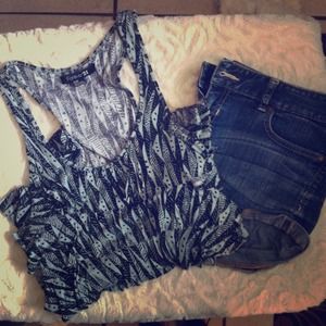 NWOT FOREVER 21 RUFFLED TOP