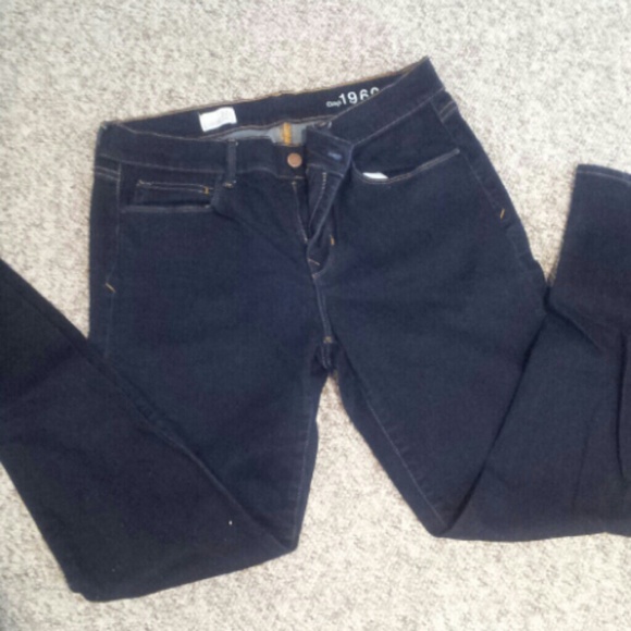 Dark rinse gap skinny jeans