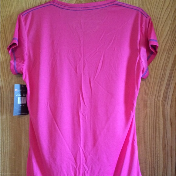 Pink workout top - Picture 2 of 4