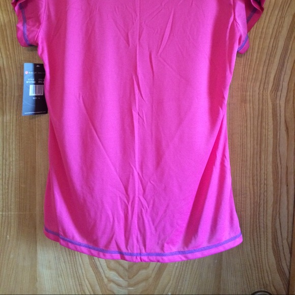 Pink workout top - Picture 3 of 4