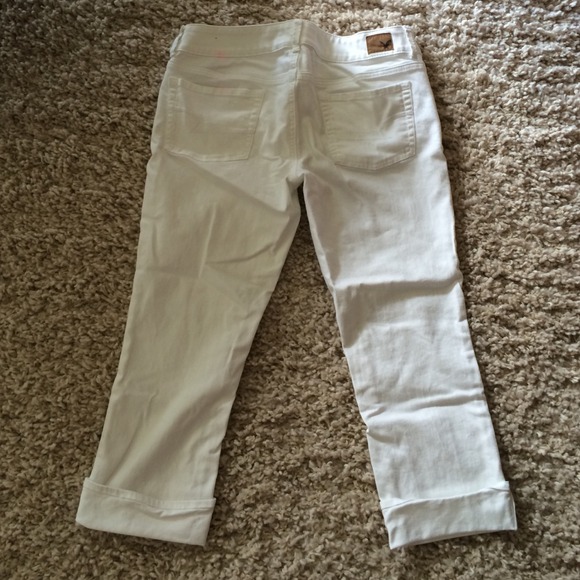 White AE artist crop capris