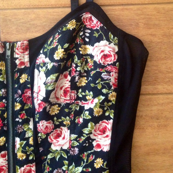 *SOLD* Black Floral Zipper Bustier Bralette Top - Picture 2 of 3