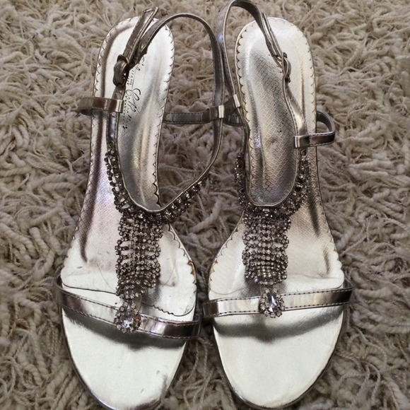 Platinum small high heels.