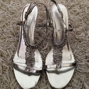 Platinum small high heels.